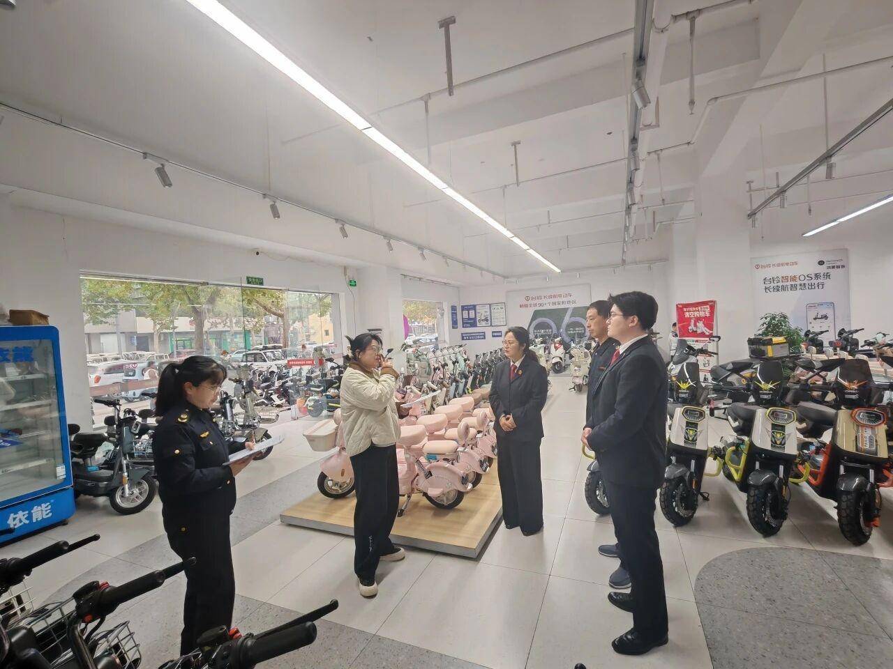 鄠邑区法院联合市场监管局合力规范电动自行车市场锁具秩序