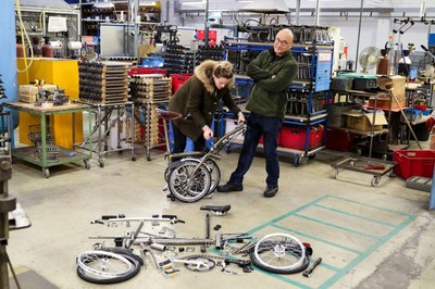 自行车的历史、现状与电动化未来 BBC《探秘工厂》解析与电动自行车销售趋势